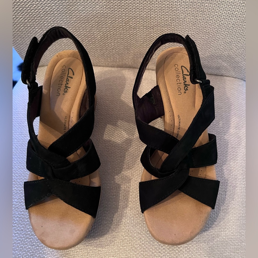 Black Strappy Open-Toe Sandals by Clark size 6